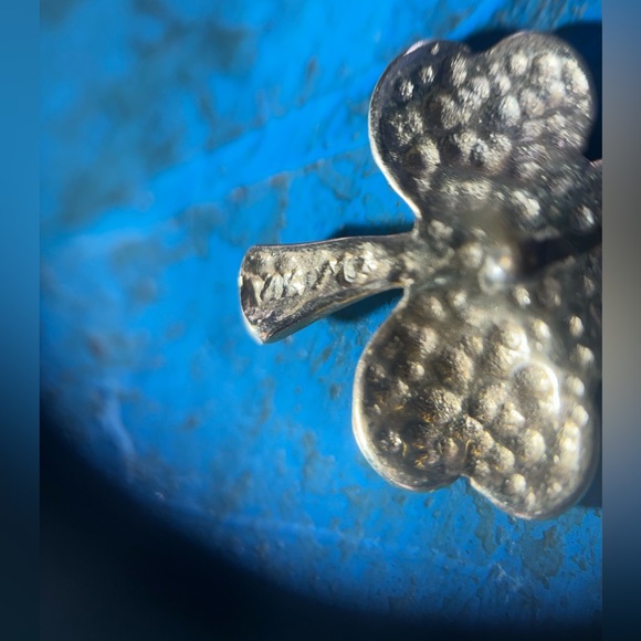 SOLD☘️14K Lucky Charm Shamrock Set☘️ (Pendant, Chain & Earrings) - Picture 10 of 13